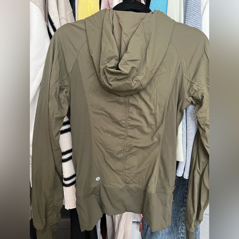 (SOLD) Lululemon in flux reversible jacket